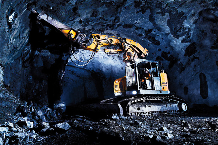 Liebherr-R-924-Compact-Tunnel-729x486-0fd1f48ea1f8ab7a