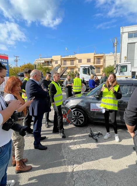 Μιχάλης Παπαδόπουλος: Η εκμάθηση της ορθής χρήσης των αντιολισθητικών αλυσίδων είναι παράγοντας οδικής ασφάλειας Μιχάλης Παπαδόπουλος: Η εκμάθηση της ορθής χρήσης των αντιολισθητικών αλυσίδων είναι παράγοντας οδικής ασφάλειας