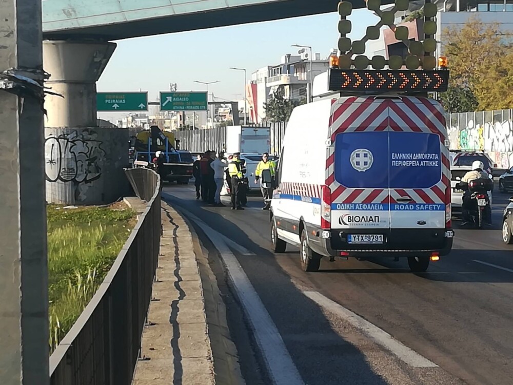 Η Περιφέρεια Αττικής ενισχύει το μηχανισμό οδικής ασφάλειας στον Κηφισό με ειδική πλατφόρμα οδικής βοήθειας Η Περιφέρεια Αττικής ενισχύει το μηχανισμό οδικής ασφάλειας στον Κηφισό με ειδική πλατφόρμα οδικής βοήθειας