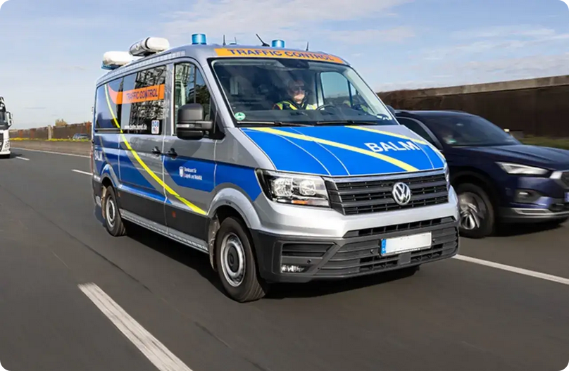 Επαναστατική Τεχνολογία στους Ελέγχους Ταχογράφων: Η Γερμανία Πρωτοπορεί Επαναστατική Τεχνολογία στους Ελέγχους Ταχογράφων: Η Γερμανία Πρωτοπορεί